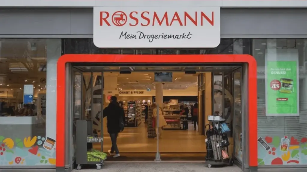 Detergente WC Domol di Rossmann: Il calcare scompare grazie alla fasciatura del water